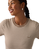 The Levi's® Womens Essential Housemark T-Shirt in Pine Bark