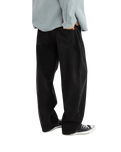 Essential Jeans in Worn Black