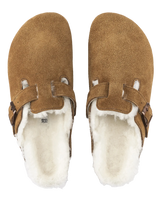 The Birkenstock Womens Boston Shearling Slippers in Mink