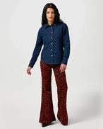 The Wrangler Womens Wanderer Jeans in Large Bandana