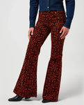 The Wrangler Womens Wanderer Jeans in Large Bandana