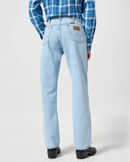 The Wrangler Mens 13MWZ Jeans in Bleach