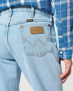 The Wrangler Mens 13MWZ Jeans in Bleach