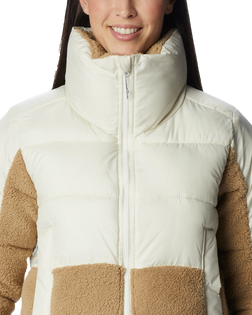 The Columbia Womens Leadbetter Point Sherpa Hybrid Jacket in Chalk Beach