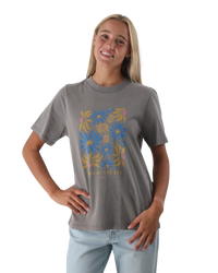 The Born by the Sea Womens Flower Market T-Shirt in Faded Grey