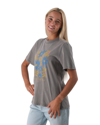 The Born by the Sea Womens Flower Market T-Shirt in Faded Grey