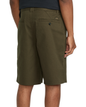 The Volcom Mens Billow Walkshorts in Wren
