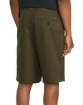 The Volcom Mens Billow Walkshorts in Wren