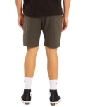 Crossfire Mid Submersible Walkshorts in Asphalt
