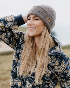 Witzia Beanie in Brown