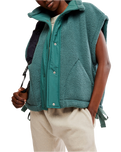 Scout It Out Gilet in Midnight Jade