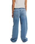 NIA Boyfriend Jeans in Friday