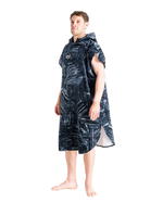 Original Series Short Sleeve Changing Robe in Shade