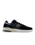 The New Balance Mens Andrew Reynolds 933 Shoes in Black & Navy