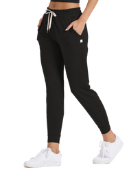 The Vuori Womens Performance Joggers in Black Heather