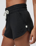The Vuori Womens Halo Performance Short 2.0 in Black Heather