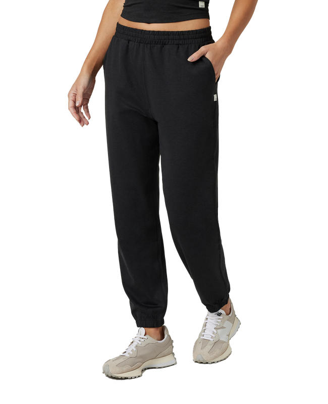 The Vuori Womens Boyfriend Joggers in Black Heather